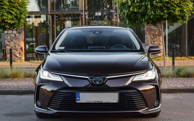 Toyota Corolla cena 83700 przebieg: 38800, rok produkcji 2019 z Sochaczew małe 704